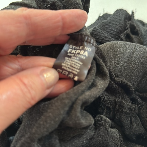 POL Shorts Gray Knit & Black Waffle Knit Trim Flutter Hem Elastic Waist, Pockets - Picture 8 of 8